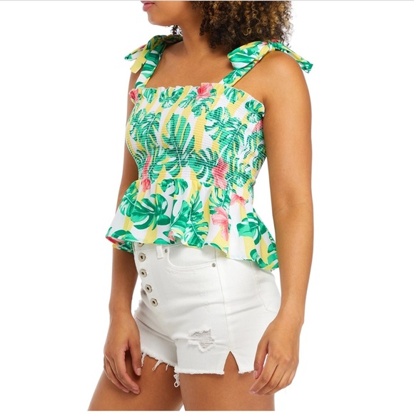 Chance Or Fate Woman’s Medium Tropical Print Smocked Ruffled Ruched Top - Picture 3 of 8